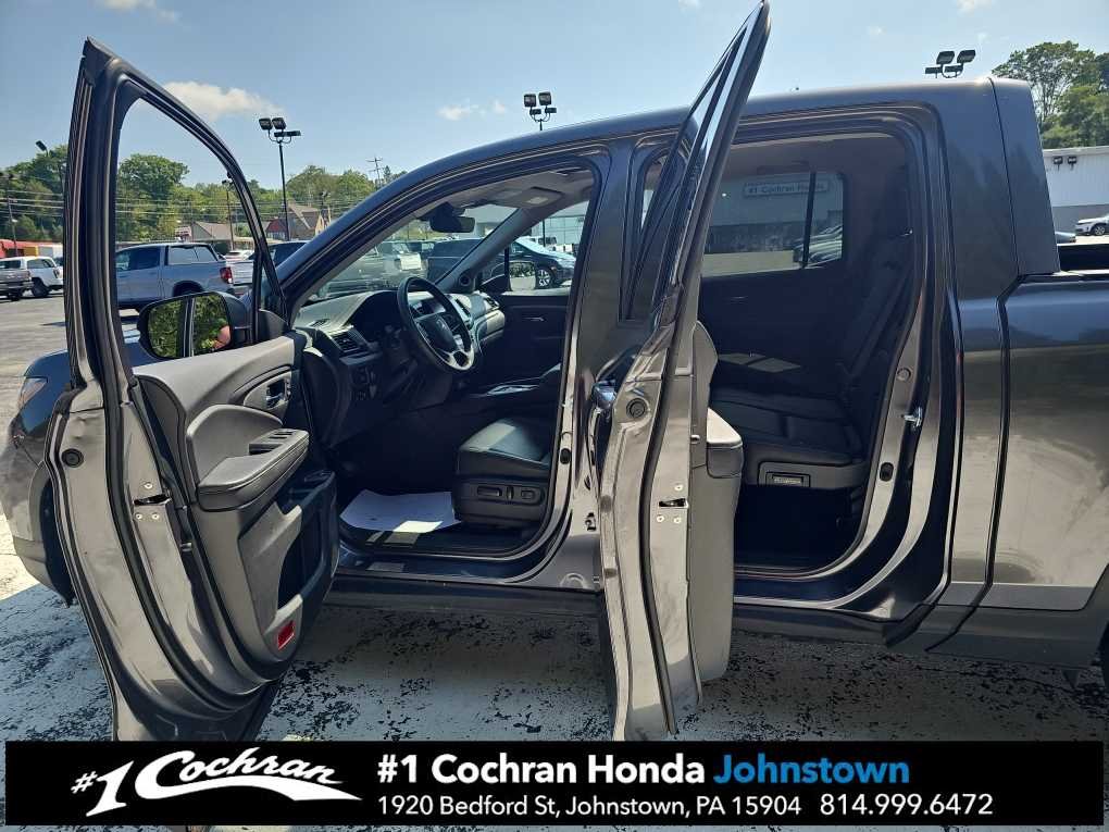 Used 2025 Modern Steel Metallic Honda RTL image 16