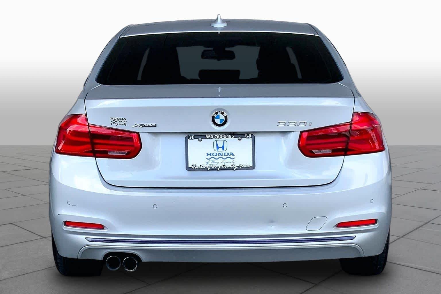 Used 2017 GLACIER SILVER METALLIC BMW 330i xDrive image 5