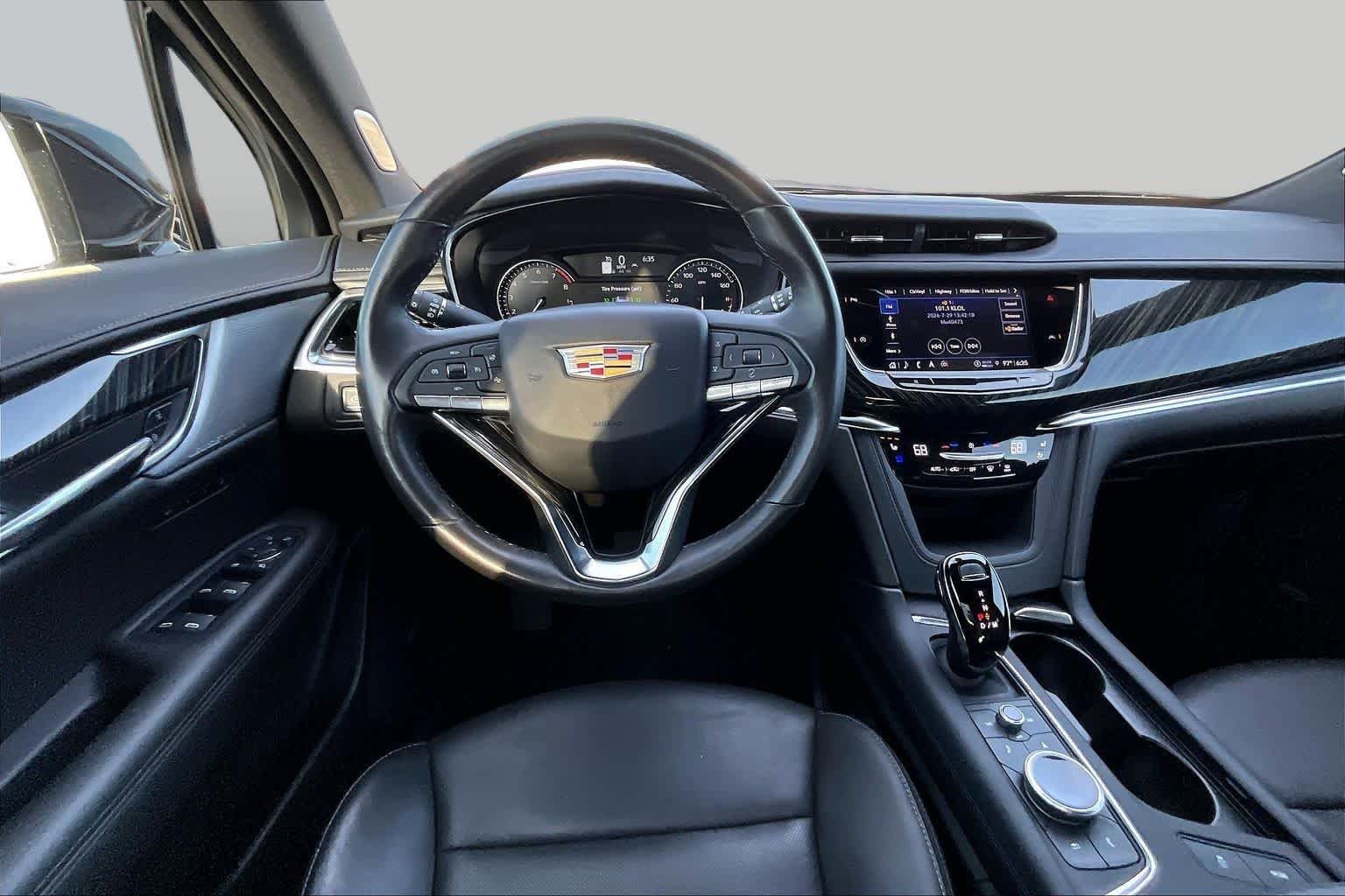 Pre-Owned 2025 Cadillac XT6 AWD Premium Luxury