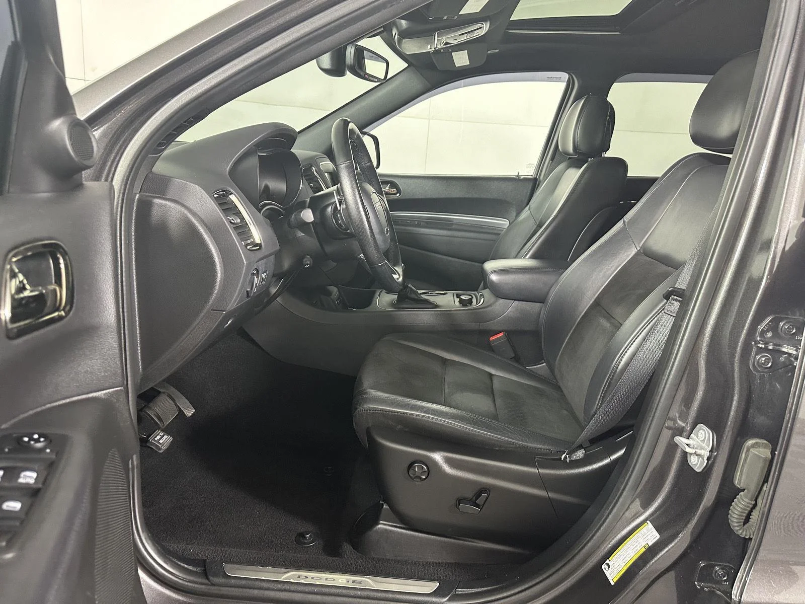 Used 2020 Granite Crystal Metallic Dodge R/T image 22