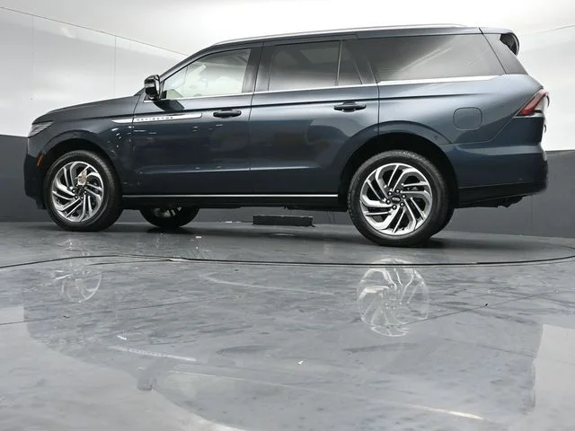 Used 2025 Blue Lincoln Reserve image 45