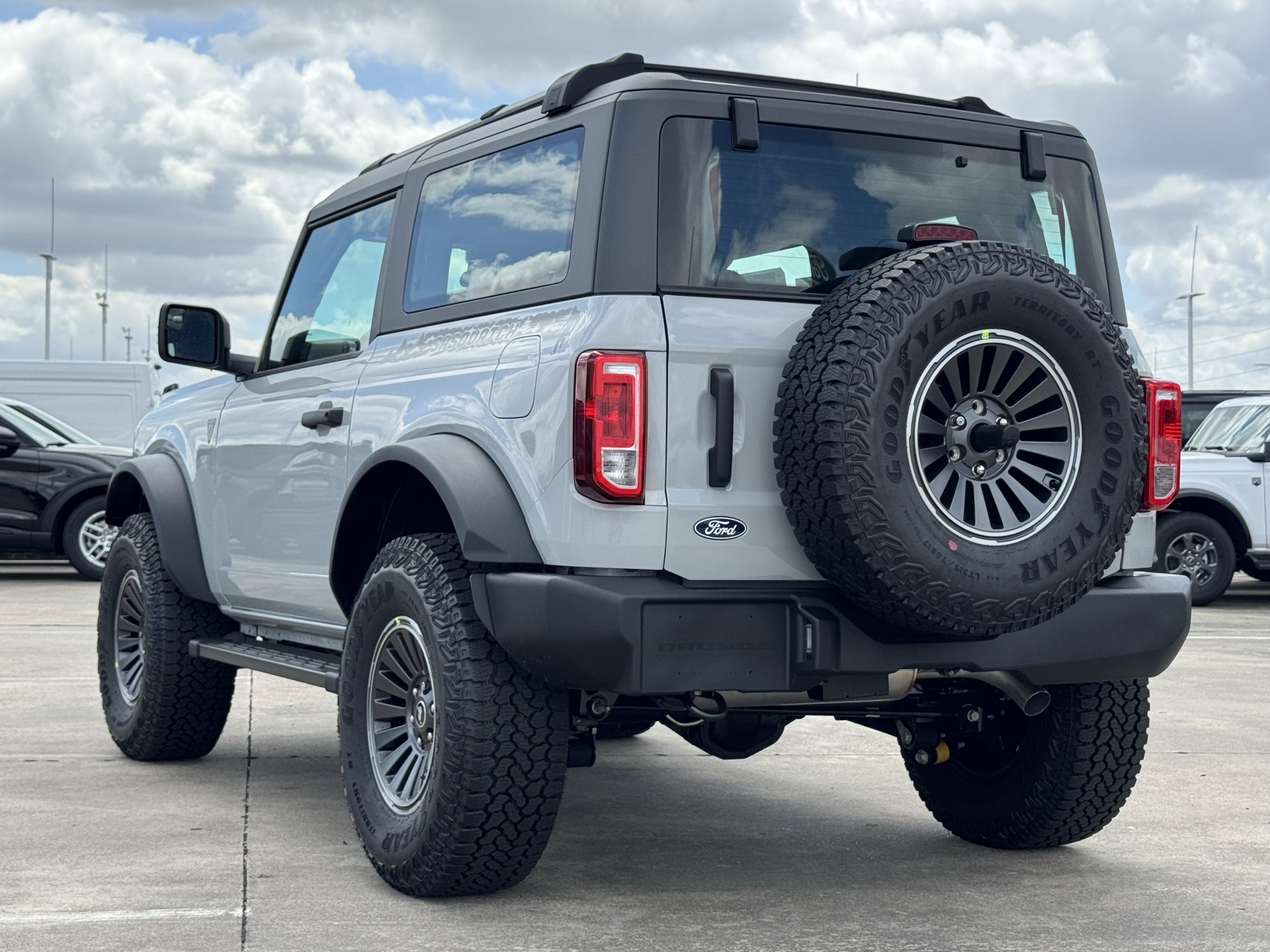 New 2026 Avalanche Ford Base image 7