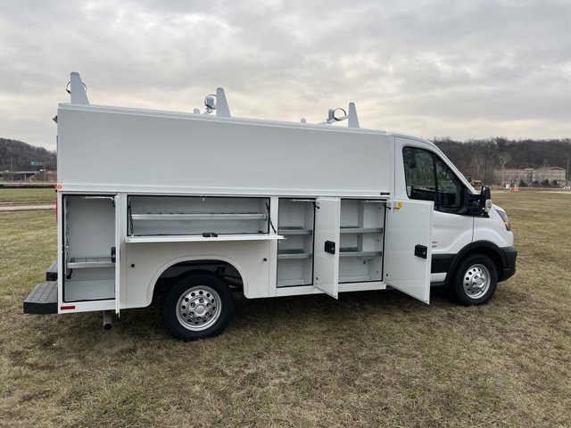Used 2024 Oxford White Ford T350 AWD SRW image 32