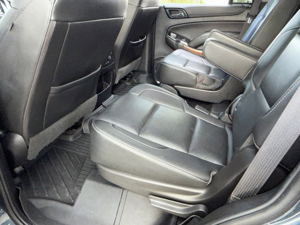 Used 2019 SHADOW GRAY METALLIC Chevrolet Premier image 46