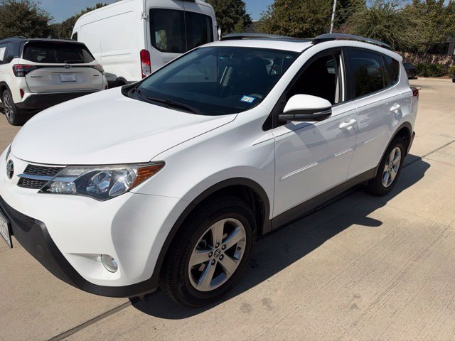 Used 2015 Super White Toyota XLE image 6
