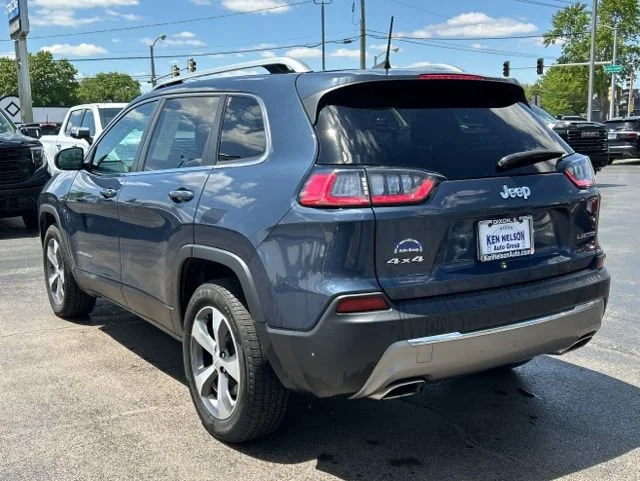 Used 2020 Blue Jeep Limited 4x4 image 7