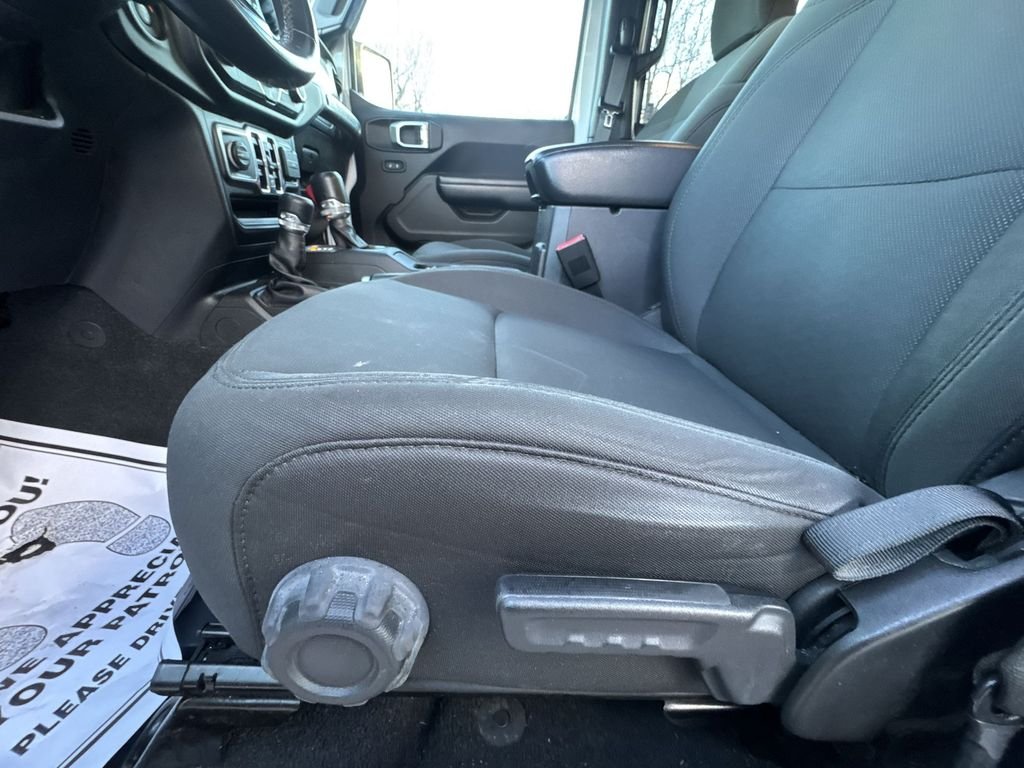 Used 2019 White Jeep Unlimited Sport S image 12