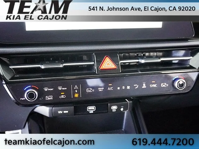 Used 2023 Gray Kia Wave image 29