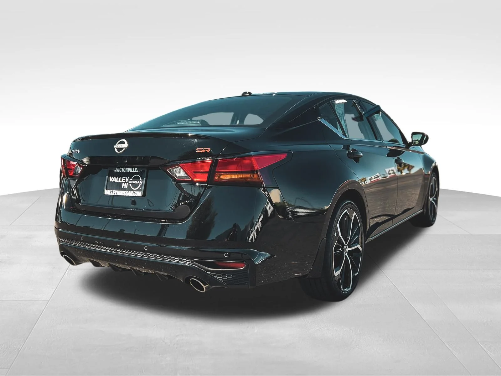 2025 Nissan Altima SR - Photo 7