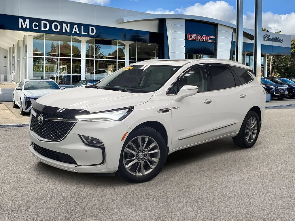 2024 Buick Enclave Avenir AWD's photo