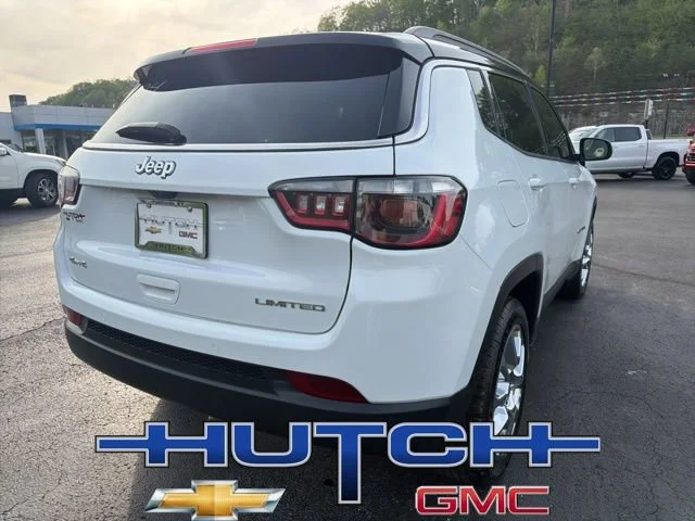 Used 2025 White Jeep Limited 4x4 image 3