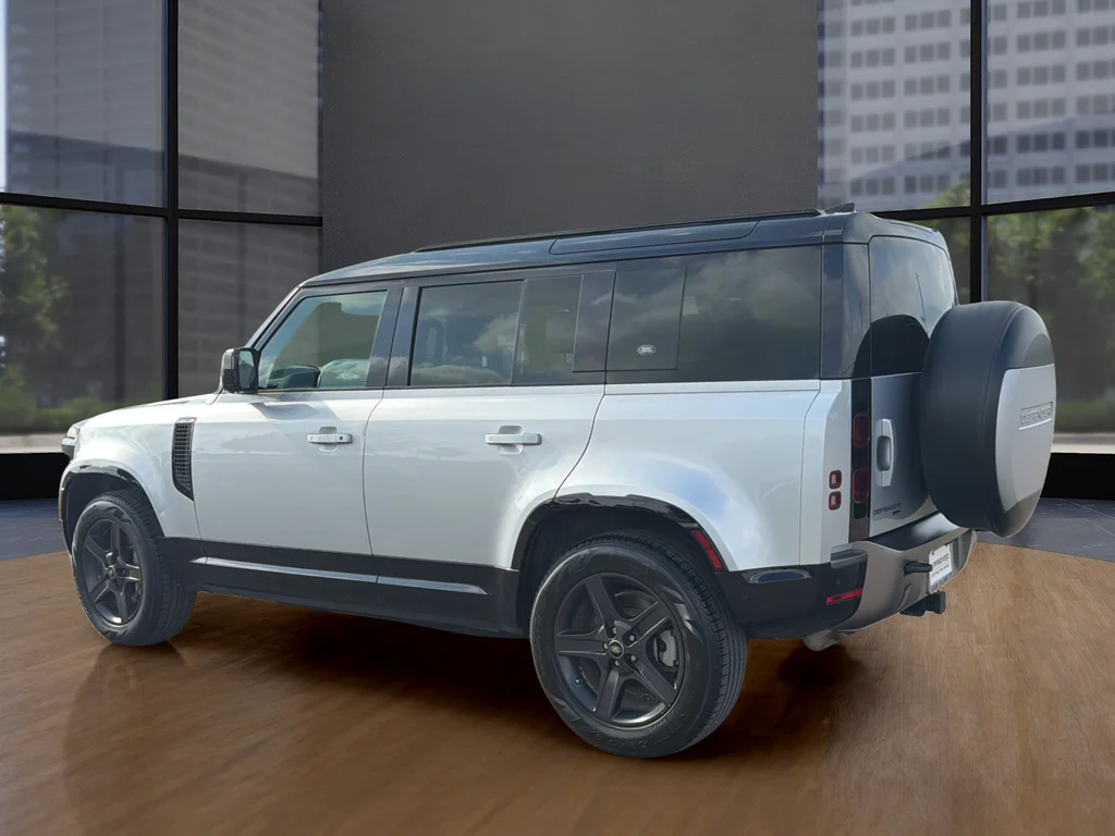 Used 2022 Silver Land Rover X-Dynamic SE image 14
