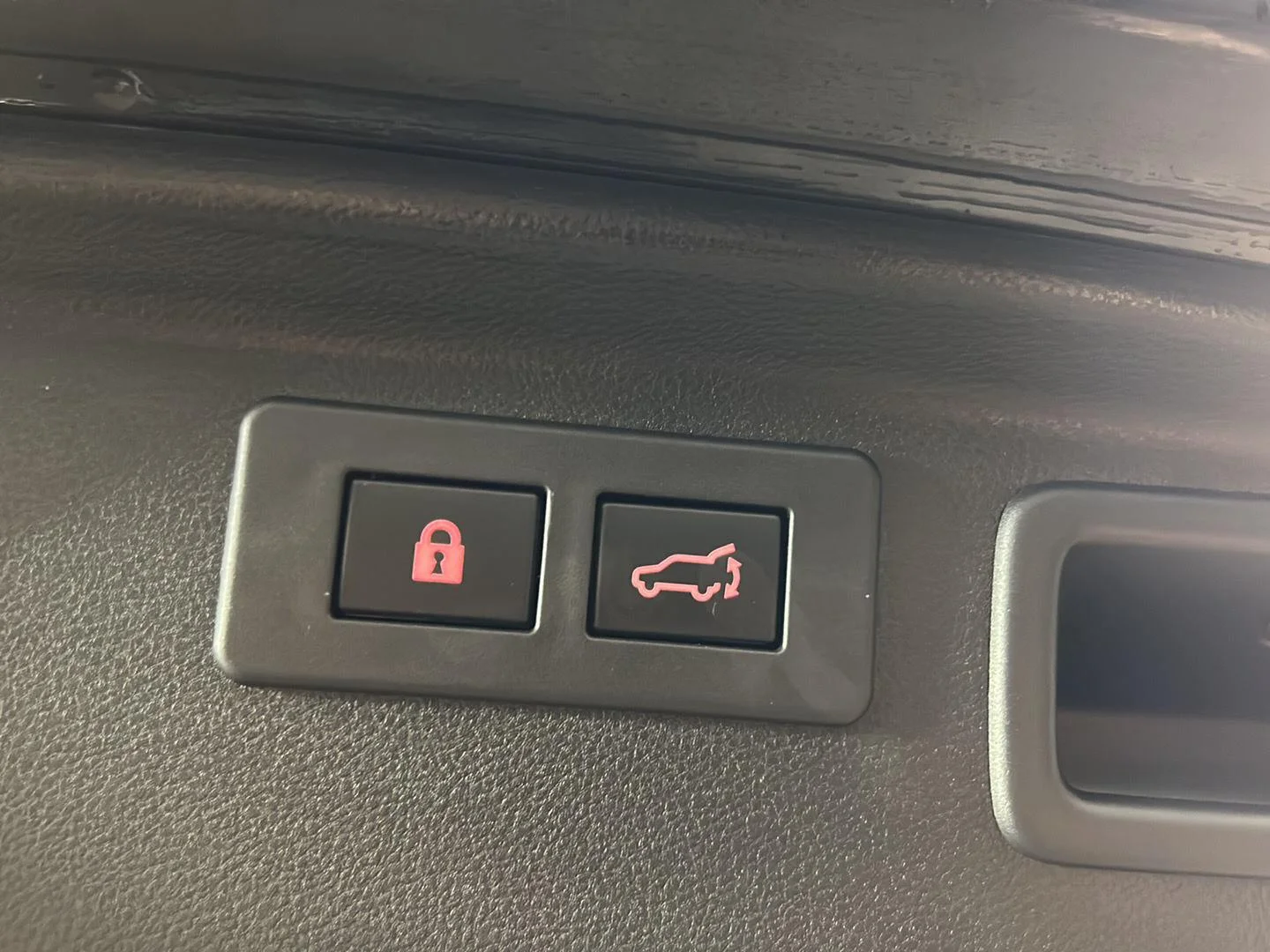 Used 2023 Crystal Black Silica Subaru Touring image 10