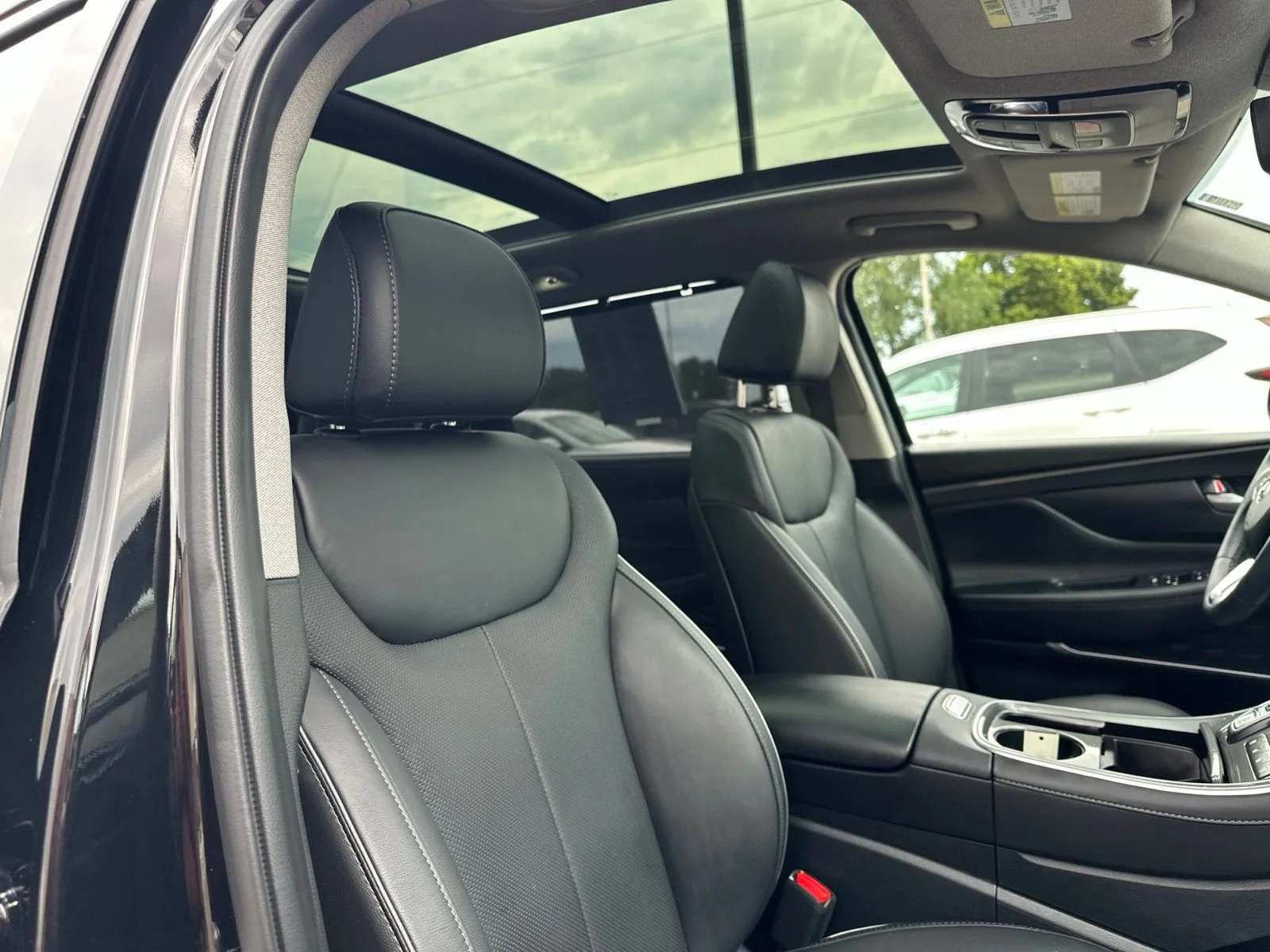Used 2023 Black Hyundai Limited image 40