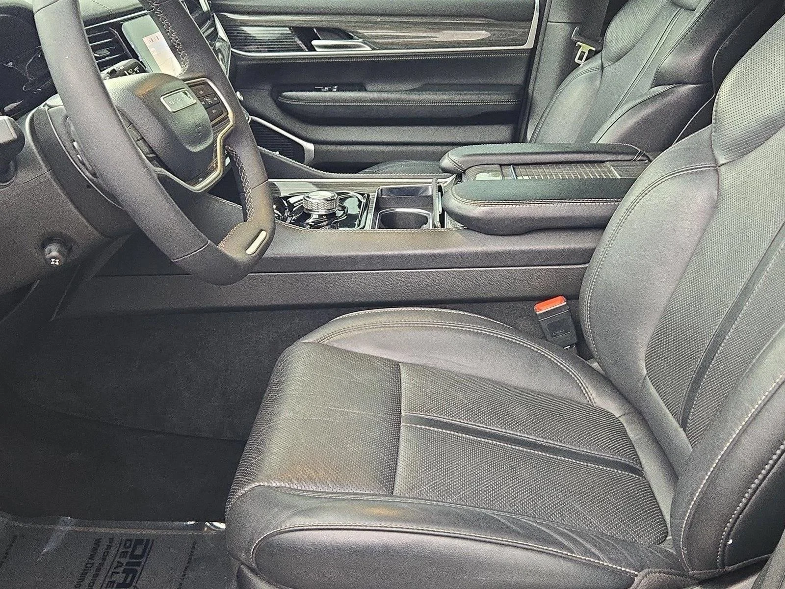 Used 2022 Diamond Black Crystal Pearlcoat Jeep Series II image 16