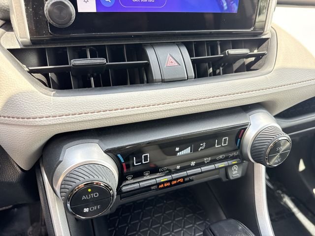 2024 Toyota RAV4 XLE - Photo 19