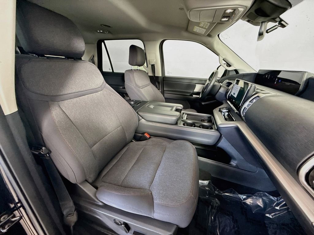 Used 2025 Agate Black Metallic Ford Active image 28