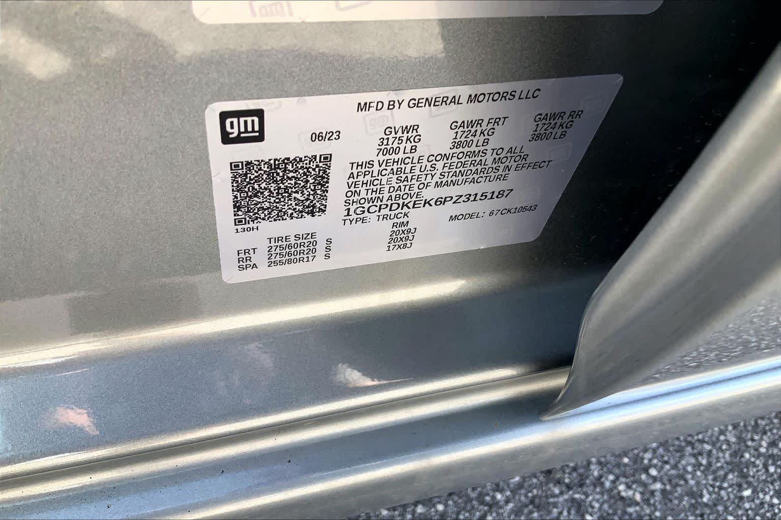 Used 2023 Sterling Gray Metallic Chevrolet LT image 29