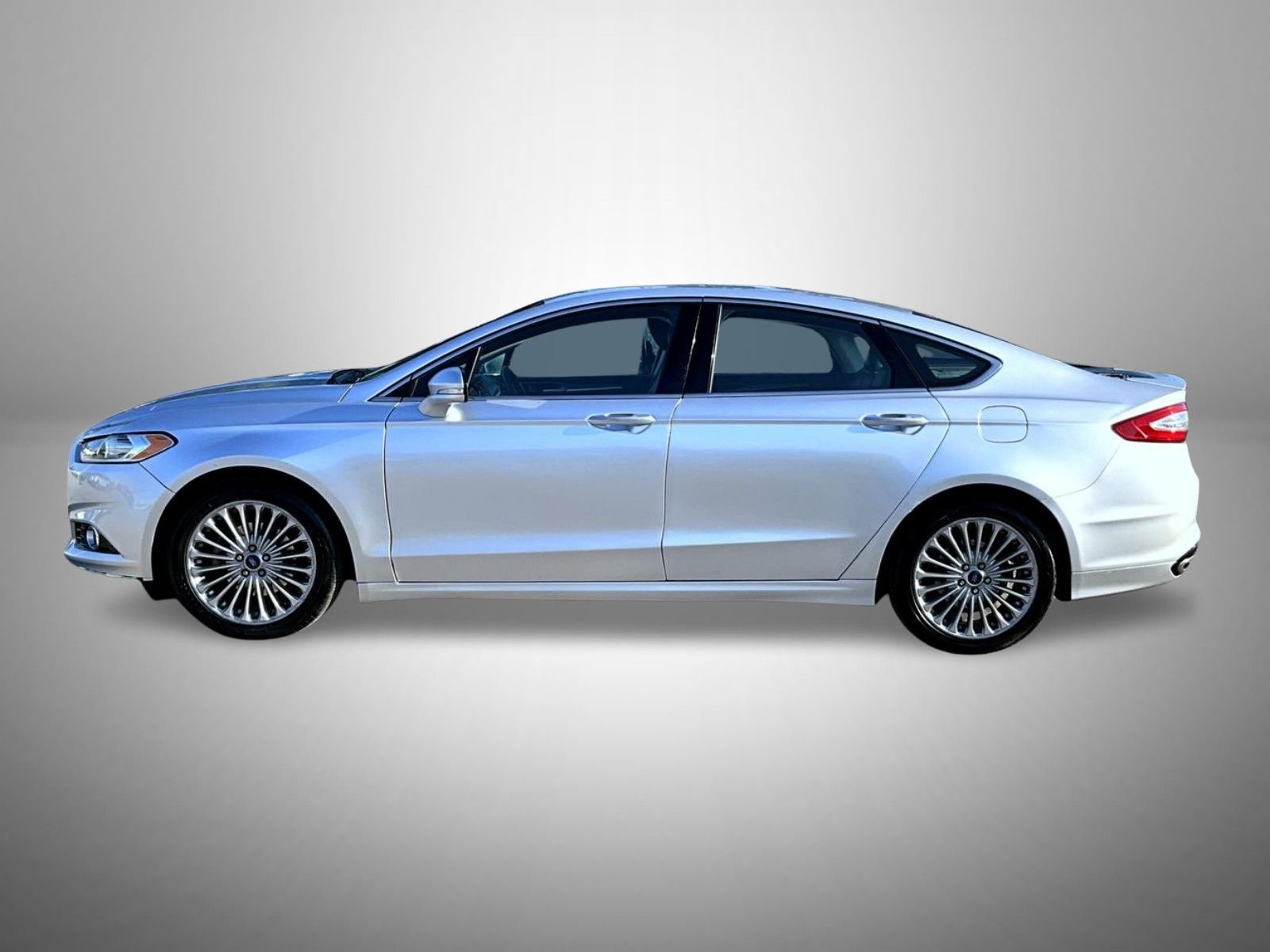 Used 2016 Silver Ford Titanium image 8
