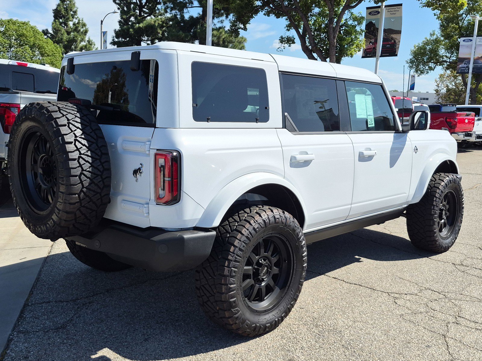 New 2025 White Ford Outer Banks image 8