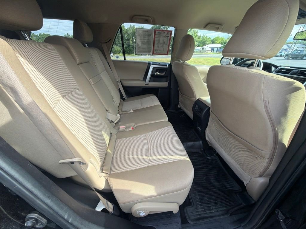 Used 2022 Midnight Black Metallic Toyota SR5 image 42