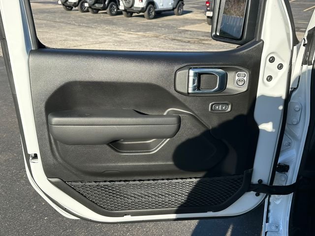 New 2026 Bright White Clear-Coat Exterior Paint Jeep Sport S image 29
