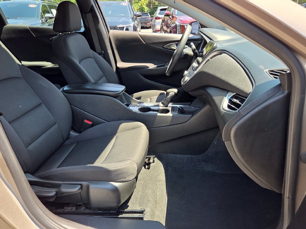 Used 2024 Mineral Gray Metallic Chevrolet LT image 21