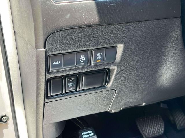 Used 2018 Beige INFINITI Base image 36