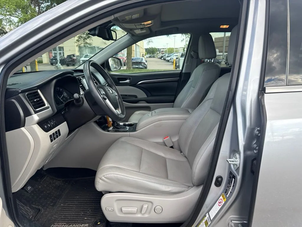 Used 2016 Silver Toyota Limited Platinum image 8