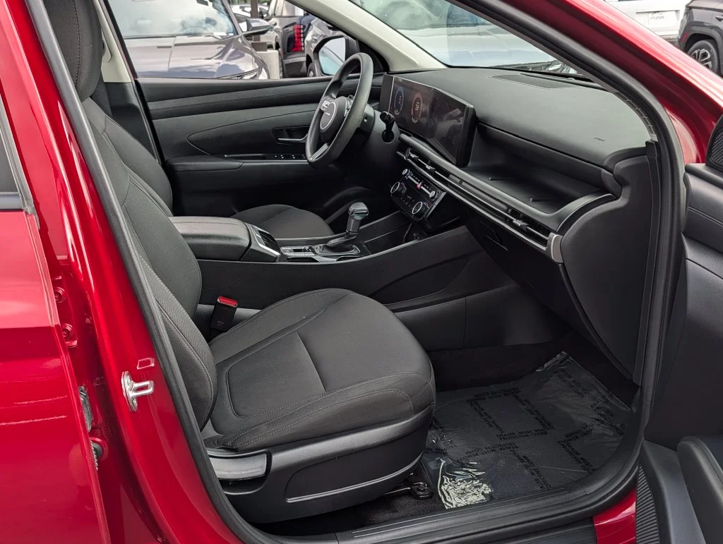 Used 2025 Red Hyundai SEL image 9