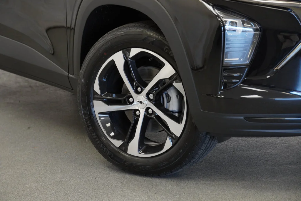 New 2026 Mosaic Black Metallic Chevrolet 1RS image 36