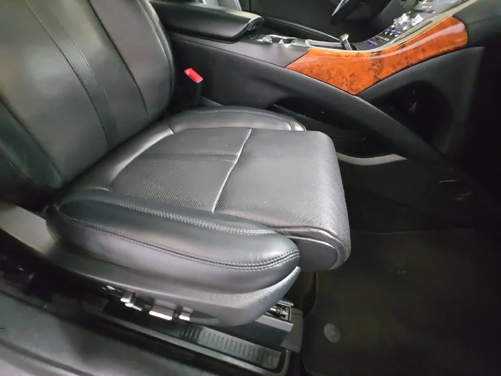 Used 2020 Gray Lincoln Reserve image 29