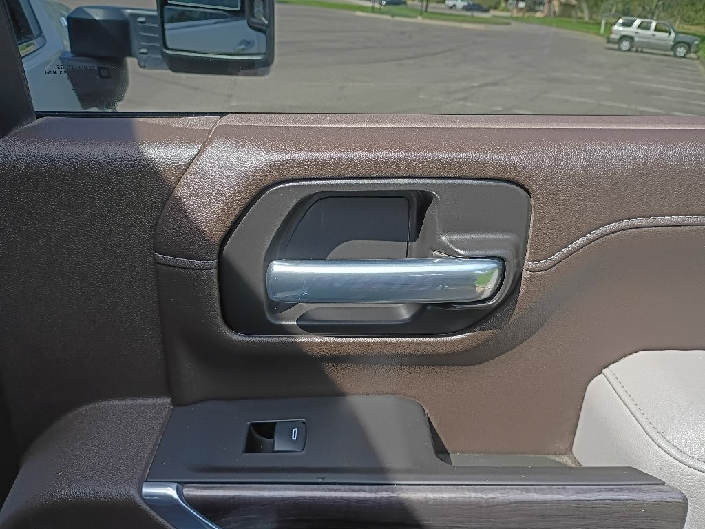 Used 2021 Summit White Chevrolet LTZ image 15
