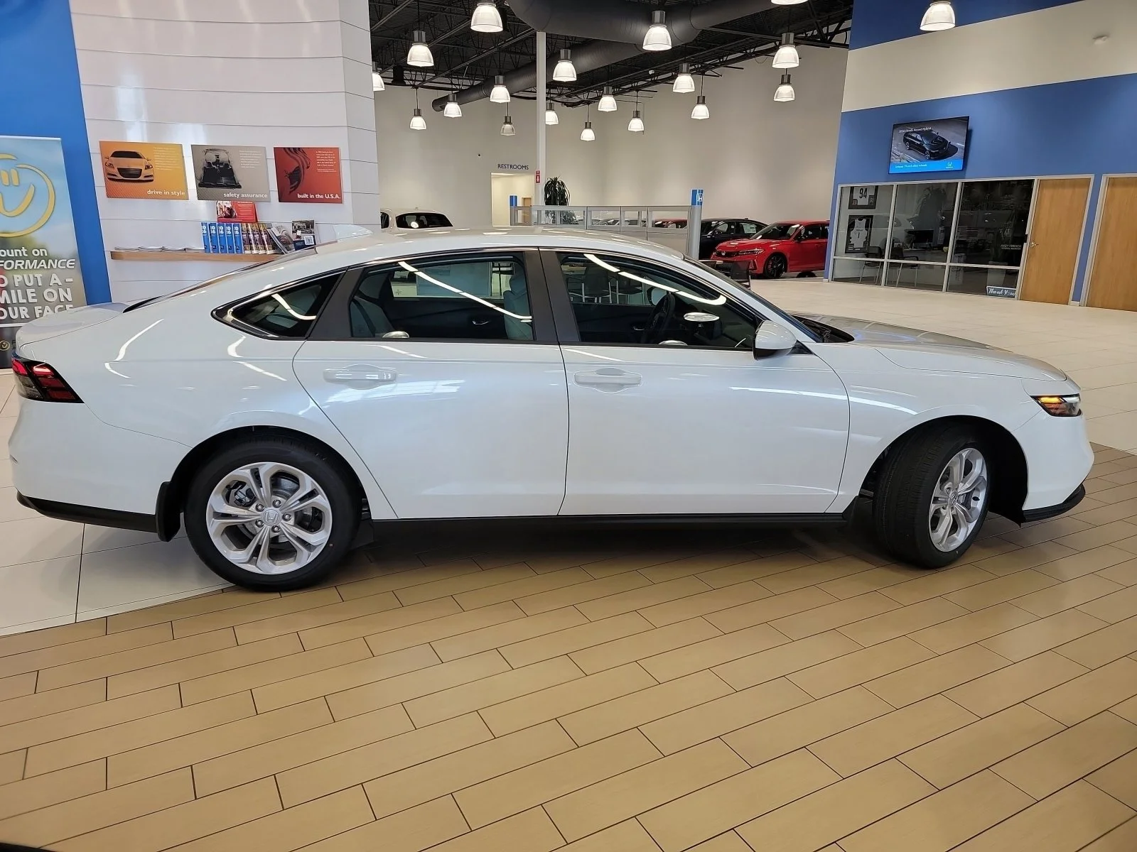New 2026 Platinum White Pearl Honda LX image 11