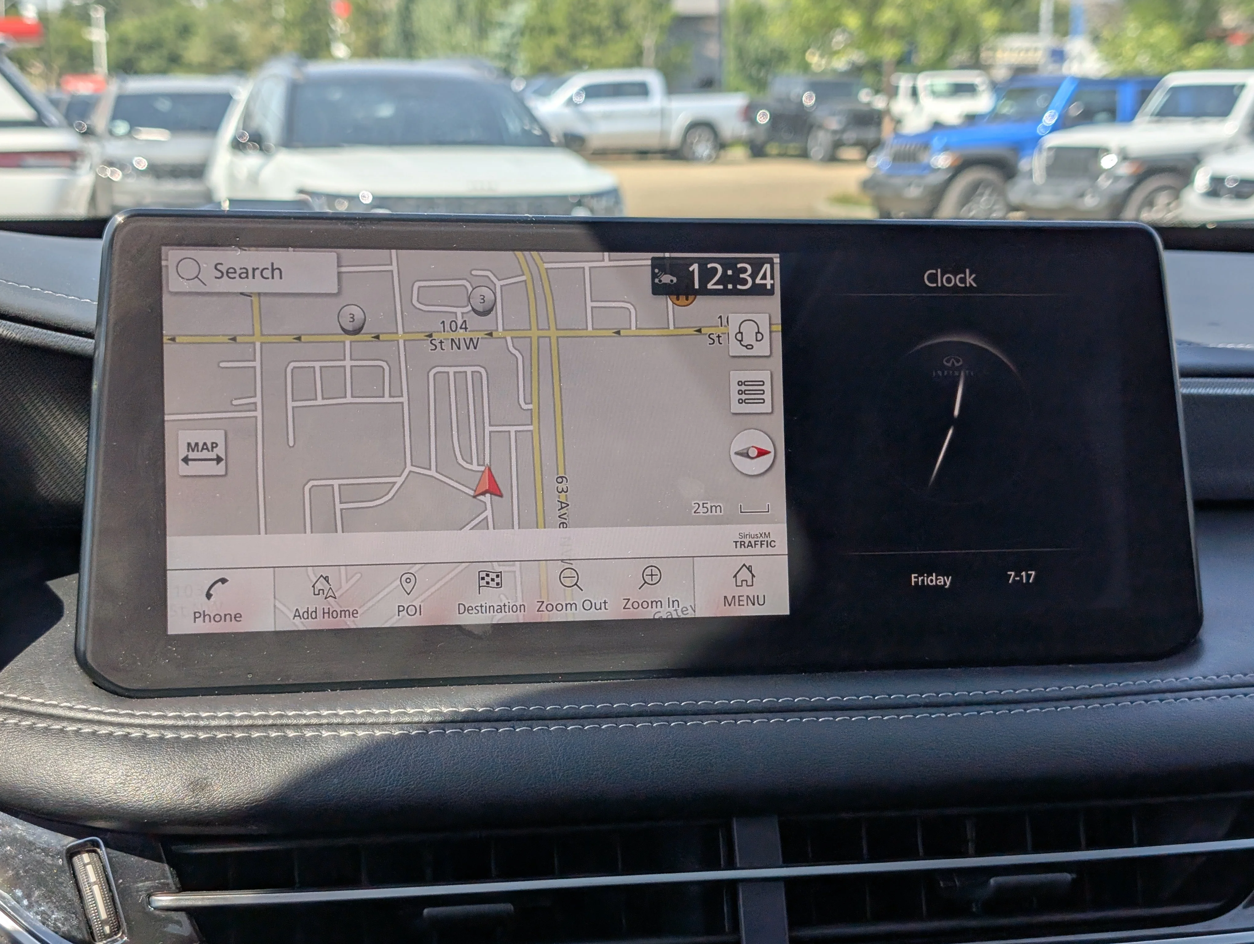 Used 2024 Glacier White INFINITI LUXE image 32