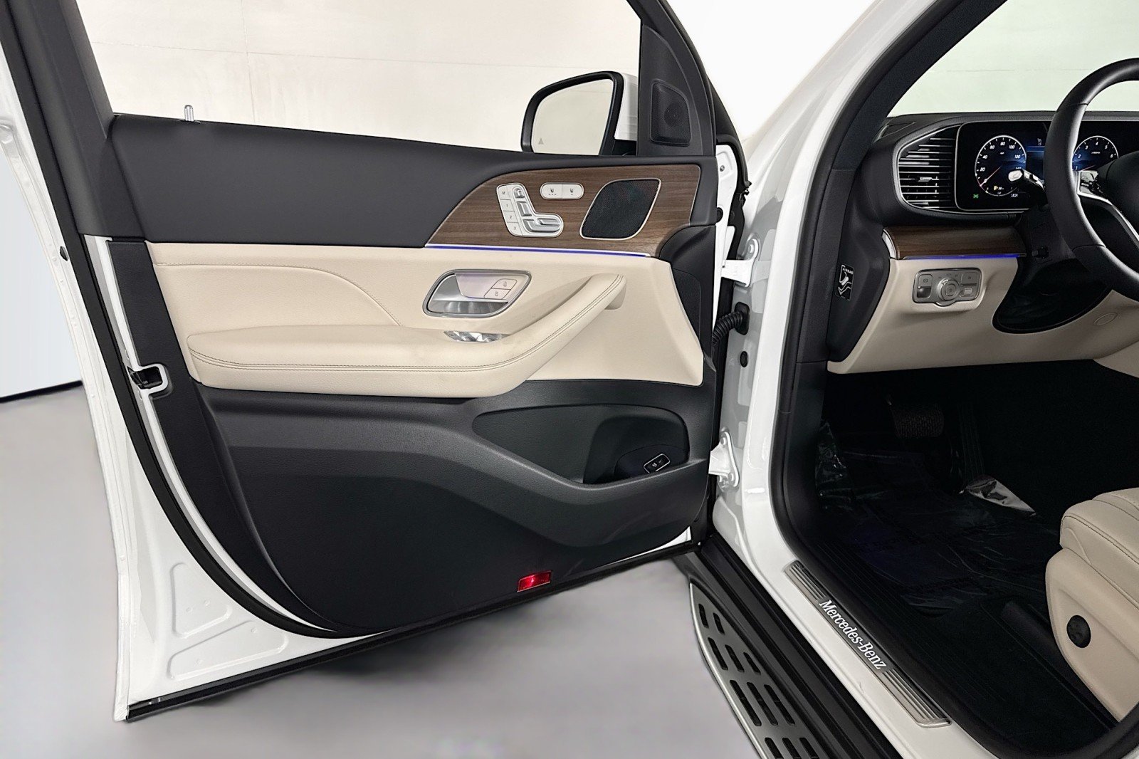 New 2026 Polar White Mercedes-Benz GLE 350 SUV image 20
