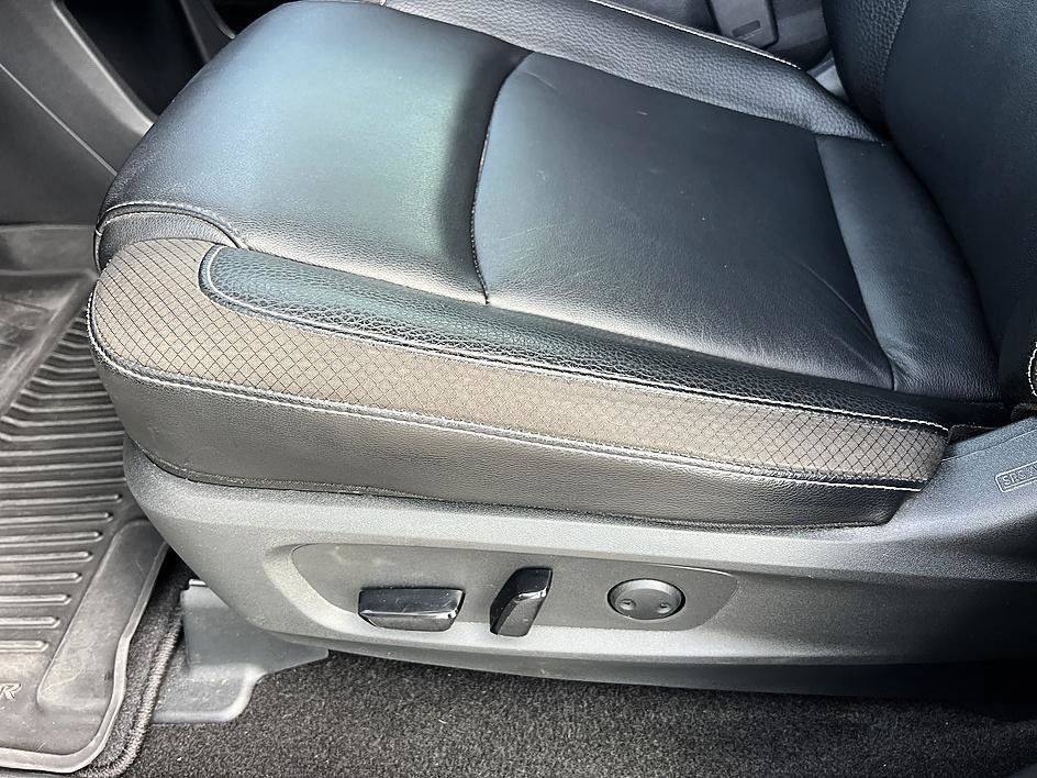 Used 2024 Gun Metallic Nissan SL image 22