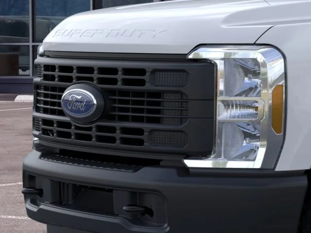 New 2026 Oxford White Ford XL image 39