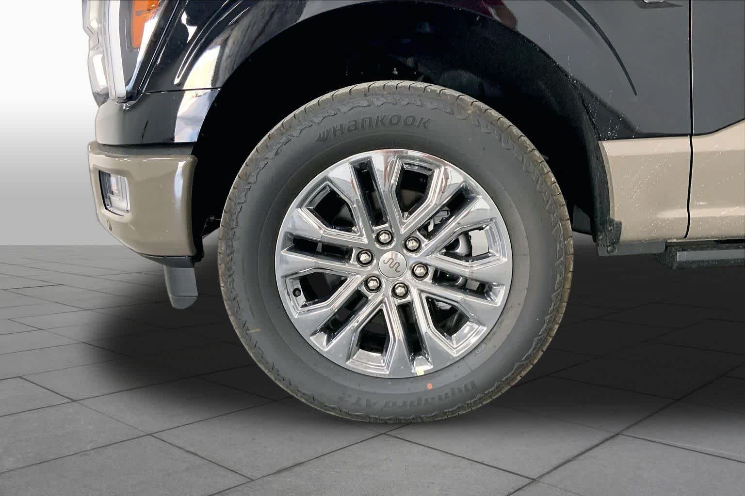 New 2026 Agate Black Metallic Ford King Ranch® image 9