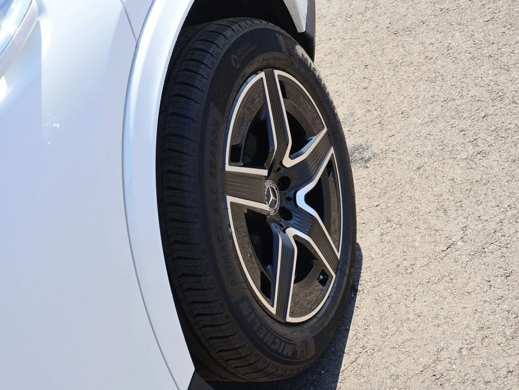 New 2026 Polar White Mercedes-Benz GLC 300 image 41