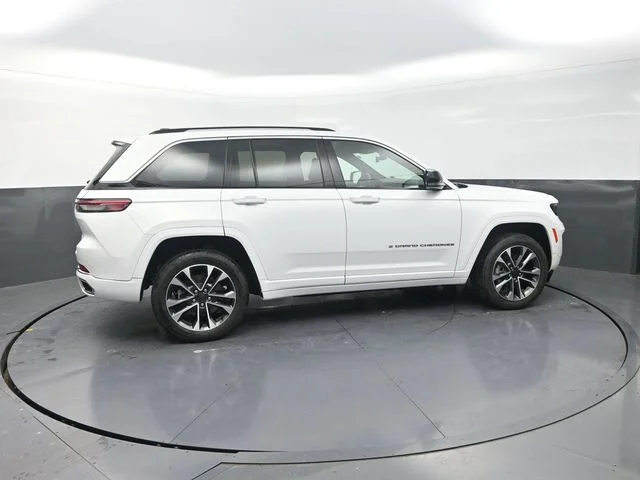 Used 2023 White Jeep Overland 4xe image 10