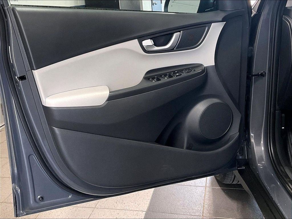 Used 2023 Gray Hyundai SEL image 9