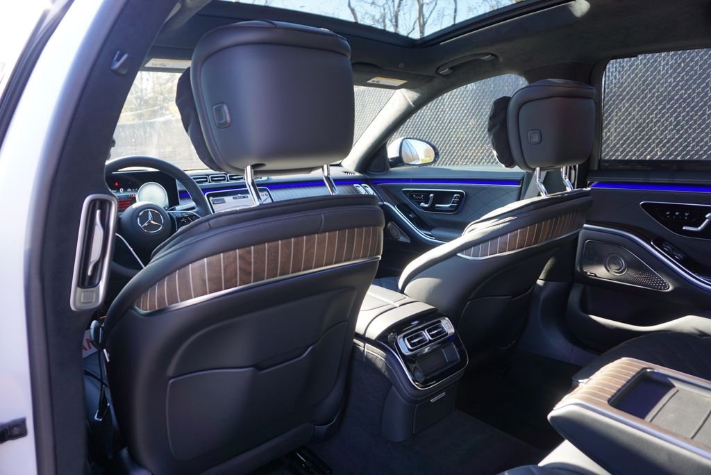New 2026 MANUFAKTUR Moonlight White Magno Mercedes-Benz S 580 image 15