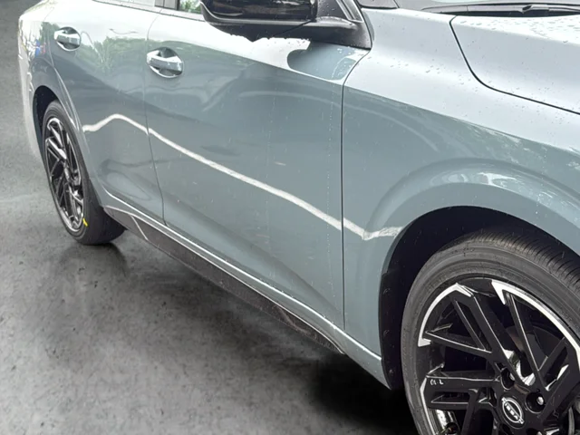 New 2026 Atlantic Gray Metallic / Super Black Two-tone Nissan SR image 12