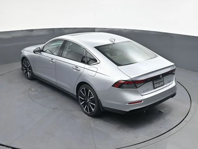 Used 2025  Honda Touring image 23