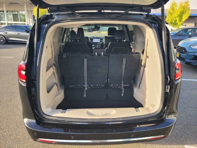 Used 2023 Black Chrysler Touring L image 11
