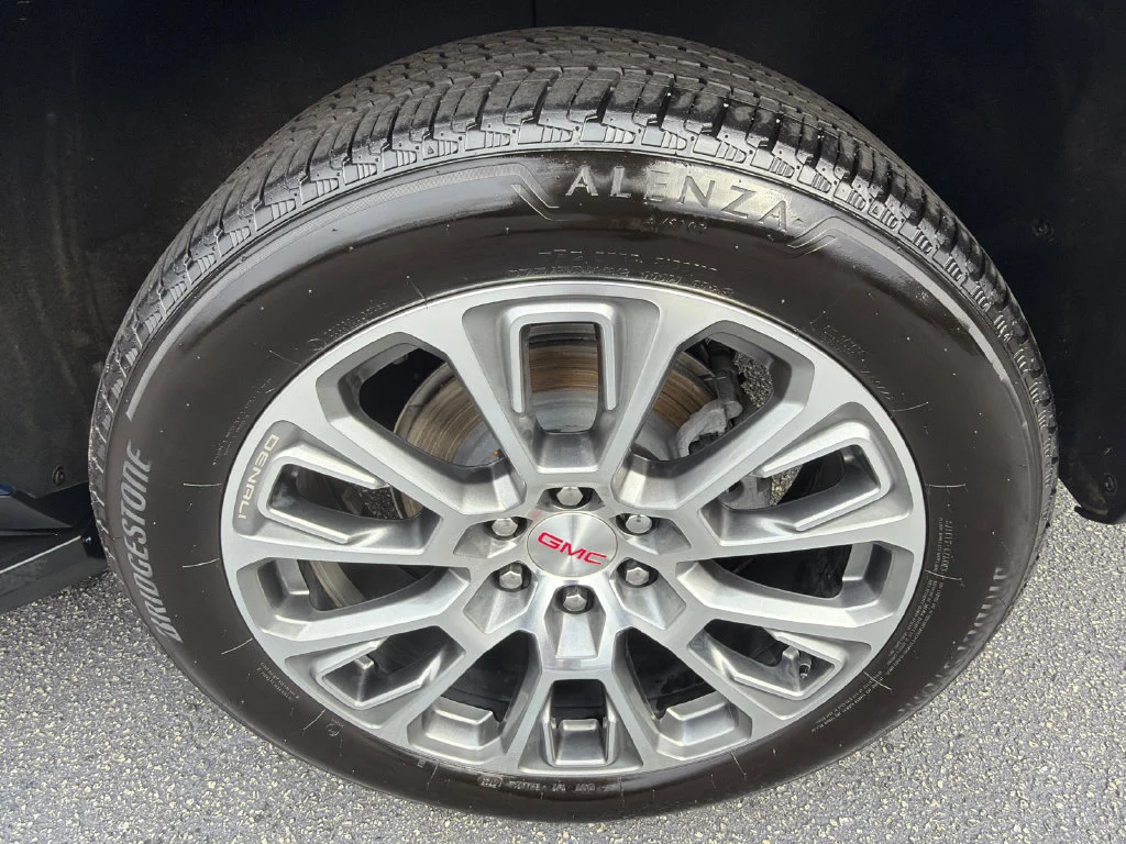 Used 2025 Blue GMC Denali image 20