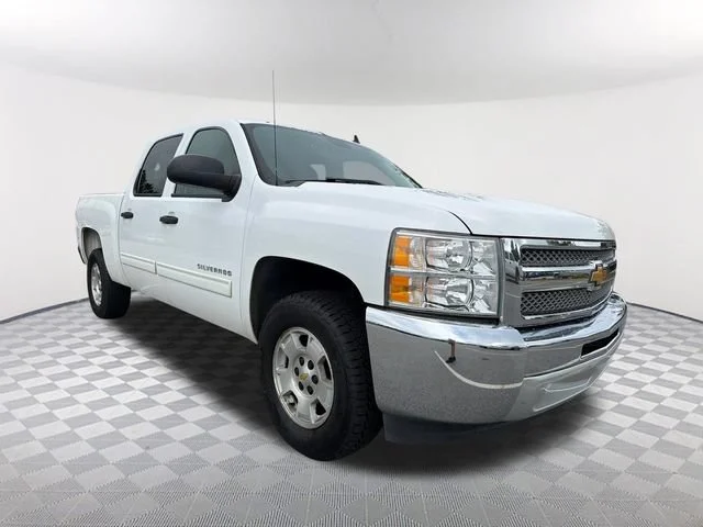 Used 2013 SUMMIT WHITE Chevrolet LT image 3