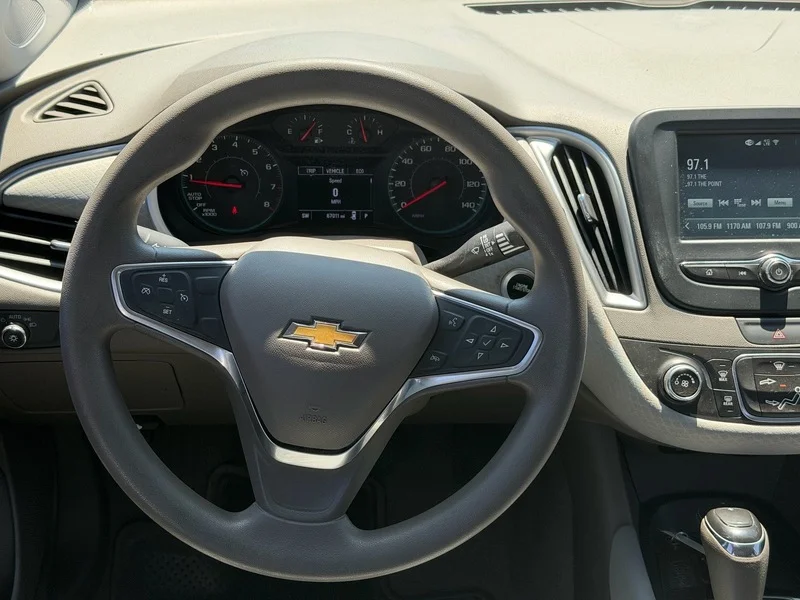 Used 2018 SUMMIT WHITE Chevrolet LS image 15