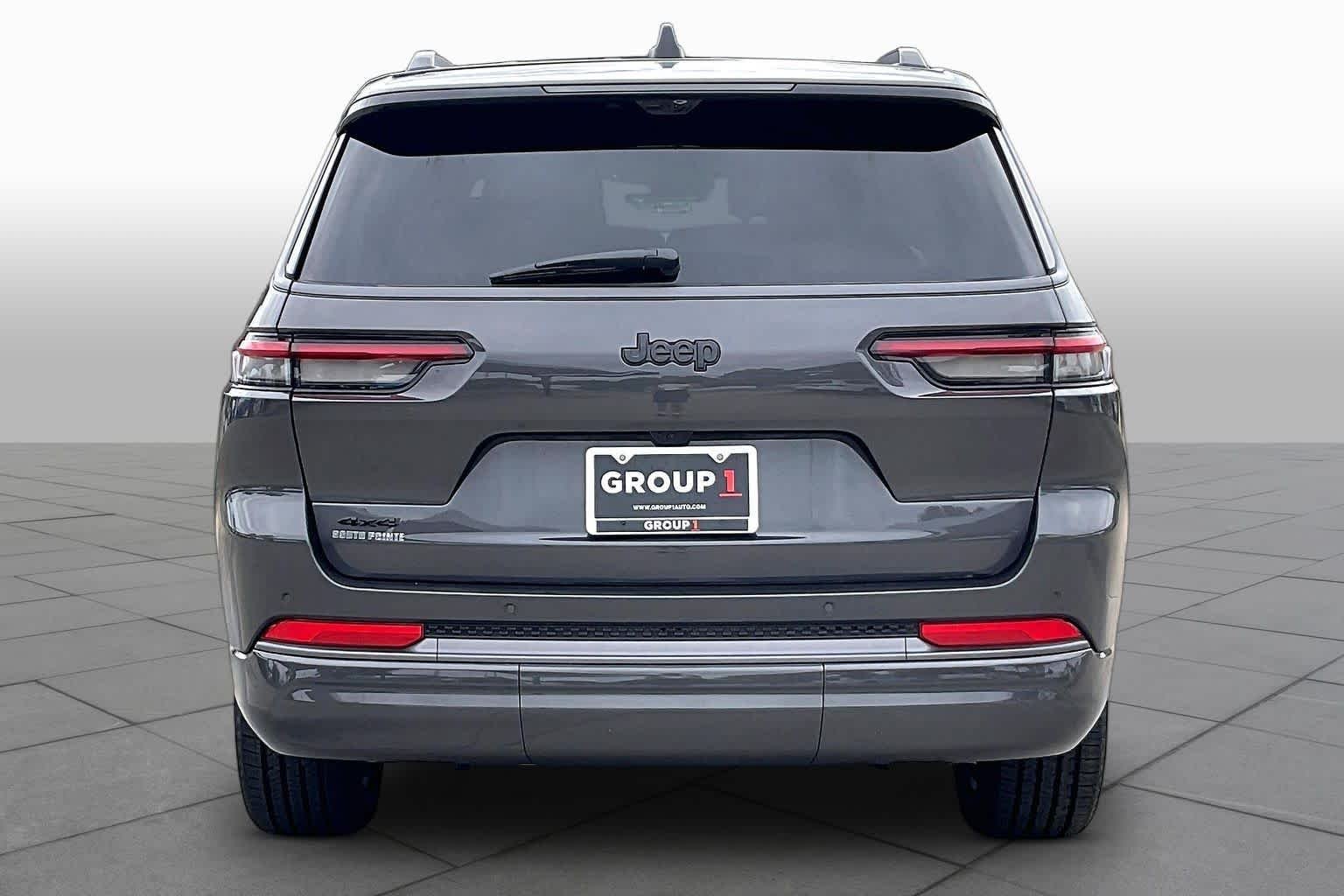 New 2026 Baltic Gray Metallic Clear-Coat Exterior Paint Jeep Limited Reserve image 4